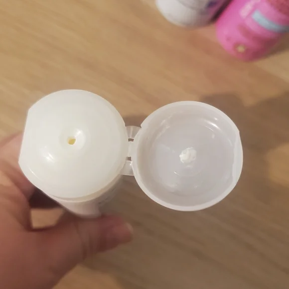 Pacifica, Hawaiian Tropic, Neutrogena Sunscreen Bundle - Picture 5 of 5